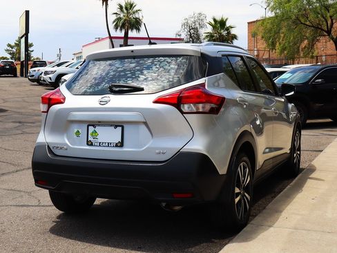 Used 2018 Nissan Kicks SV FWD image 13