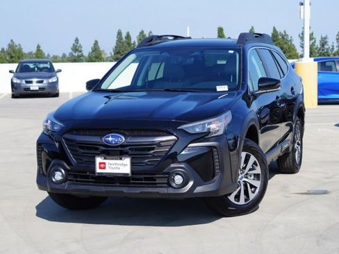 Used 2025 Subaru Outback Premium AWD/4WD image 5