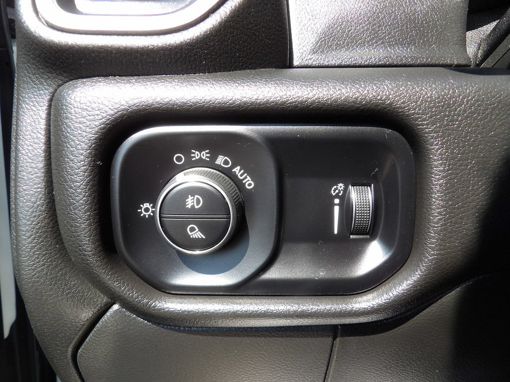 Used 2024 RAM 5500 4x4 Crew Cab image 19