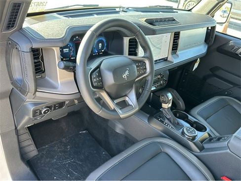 New 2025 Ford Bronco Outer Banks w/ Sasquatch Package image 7