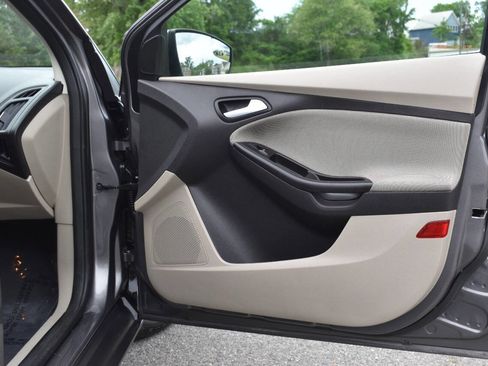 Used 2014 Ford Focus SE image 9