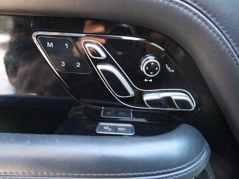 Used 2019 Land Rover Range Rover Autobiography image 22