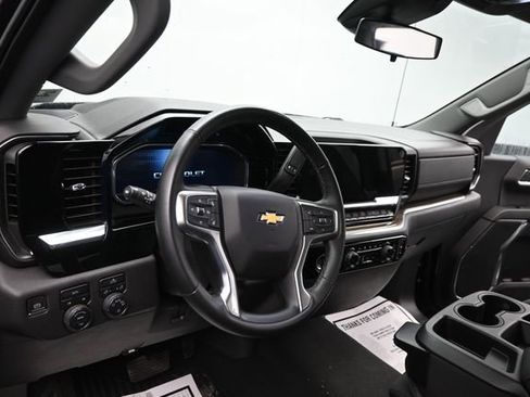 Used 2024 Chevrolet Silverado 1500 LT AWD/4WD image 12