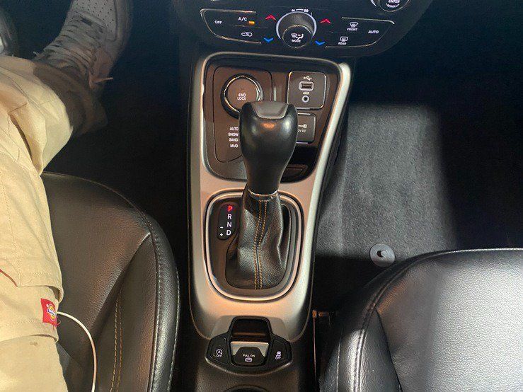 Used 2019 Jeep Compass Latitude w/ Popular Equipment Group AWD/4WD image 24