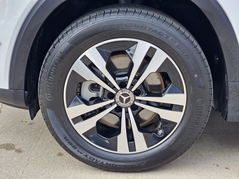 Used 2025 Mercedes-Benz GLB 250 image 12