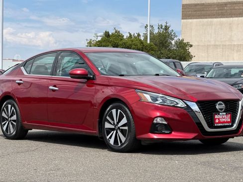 Used 2020 Nissan Altima 2.5 SV image 5