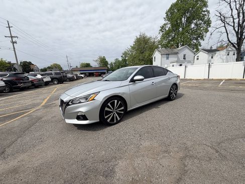 Used 2020 Nissan Altima 2.5 SL FWD image 14