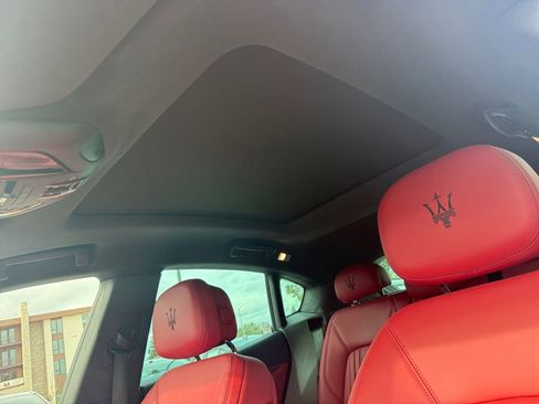 Used 2022 Maserati Levante Modena image 15