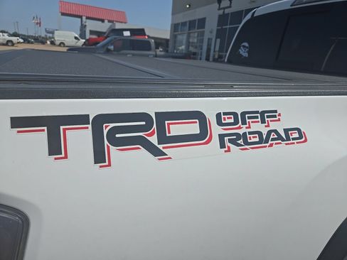 Used 2022 Toyota Tacoma TRD Off-Road w/ Technology Package RWD image 7