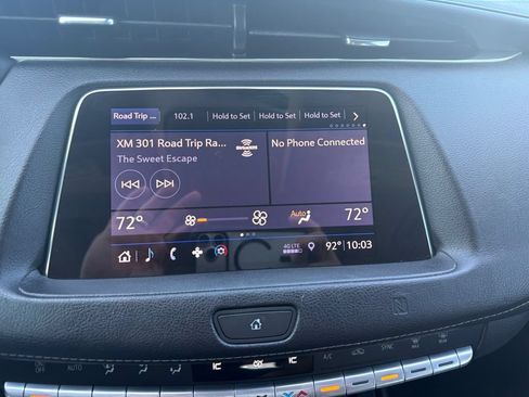 Used 2019 Cadillac XT4 Luxury w/ Cold Weather Package FWD image 14