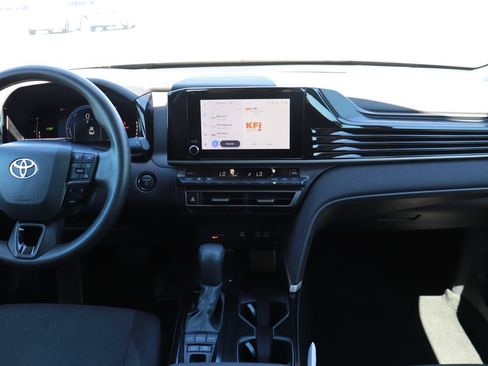 Used 2025 Toyota Camry LE w/ Convenience Package FWD image 15