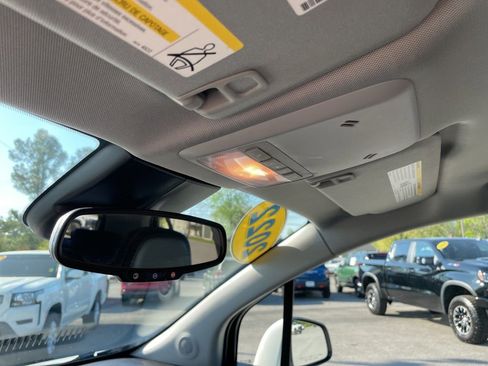 Used 2022 Chevrolet Trax LT image 22