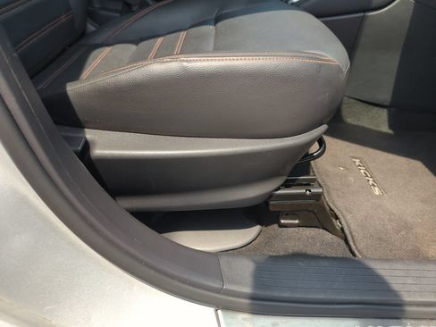 Used 2019 Nissan Kicks SR w/ SR Premium Package FWD image 36