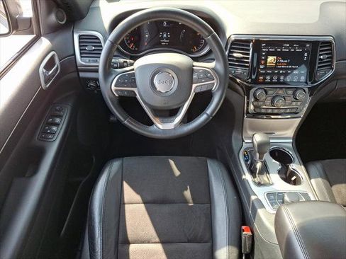 Certified 2022 Jeep Grand Cherokee Laredo X AWD/4WD image 21