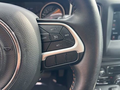 Used 2019 Jeep Compass Latitude FWD image 12