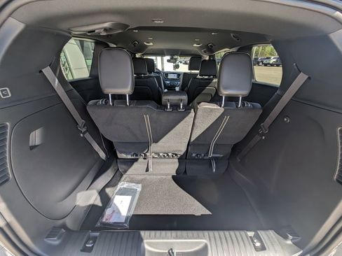 New 2026 Chrysler Pacifica Select w/ S Appearance Package image 12