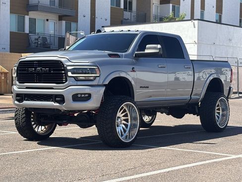 Used 2022 RAM 2500 Laramie w/ Night Edition AWD/4WD image 10