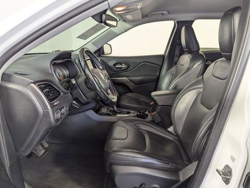 Used 2020 Jeep Cherokee Limited image 4