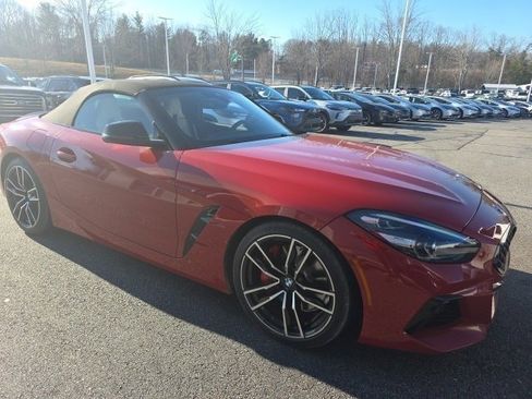 Used 2022 BMW Z4 M40i w/ Premium Package image 8