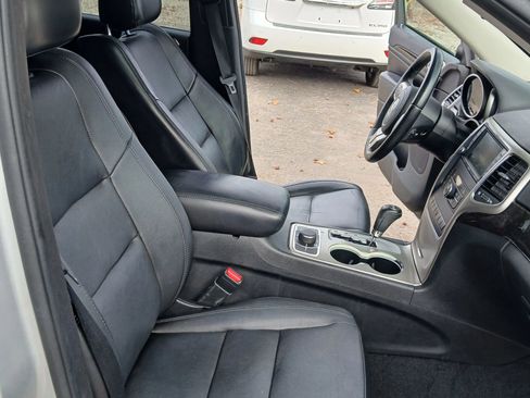 Used 2011 Jeep Grand Cherokee Laredo AWD/4WD image 20