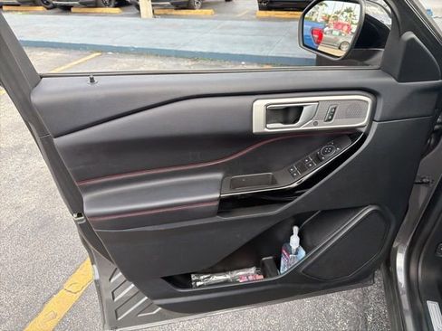 Used 2023 Ford Explorer ST-Line w/ Class IV Trailer Tow Package RWD image 13