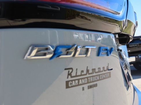 Used 2022 Chevrolet Bolt LT w/ Infotainment Package image 5
