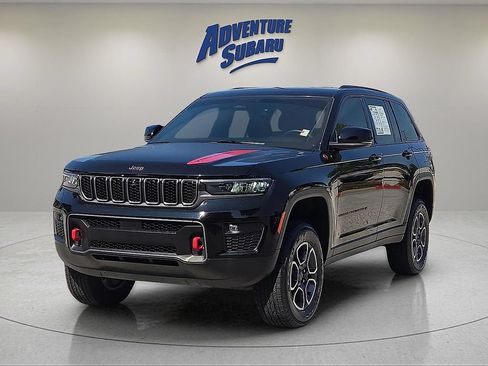 Used 2022 Jeep Grand Cherokee Trailhawk w/ Luxury Tech Group III AWD/4WD image 2
