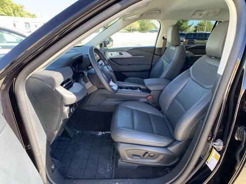 Used 2025 Ford Explorer Active w/ Active Comfort Package image 20