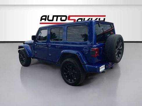 Used 2020 Jeep Wrangler Unlimited Sahara AWD/4WD image 5