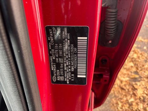 Used 2025 Hyundai Elantra Limited image 39