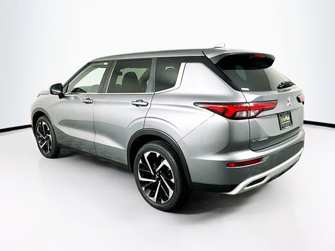 Used 2024 Mitsubishi Outlander SE image 5