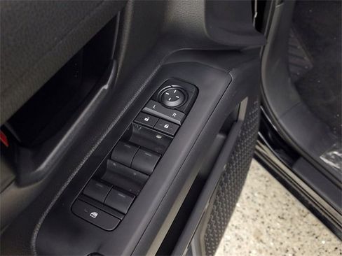 New 2025 Toyota Tacoma SR5 image 15