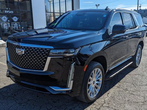 Used 2022 Cadillac Escalade Premium Luxury image 2