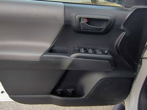 Used 2023 Toyota Tacoma SR AWD/4WD image 19