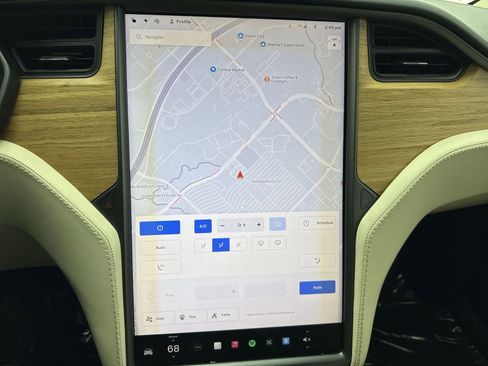 Used 2018 Tesla Model X 75D image 22