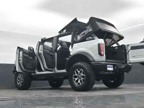 Used 2021 Ford Bronco Badlands image 75