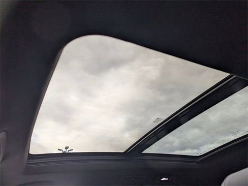 Used 2023 Cadillac XT6 Luxury image 29