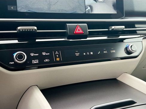 New 2026 Kia Sportage SX Prestige image 16