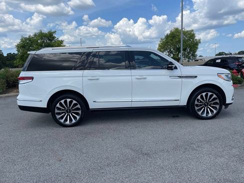 Used 2023 Lincoln Navigator L Reserve AWD/4WD image 9