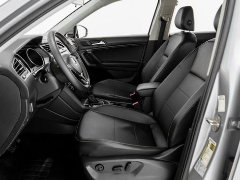 Used 2021 Volkswagen Tiguan SE FWD image 29