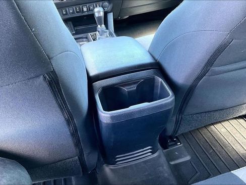 Used 2022 Toyota Tacoma TRD Sport w/ Technology Package image 11