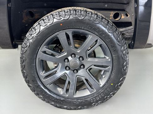 Used 2017 Chevrolet Silverado 1500 LT w/ All Star Edition image 36