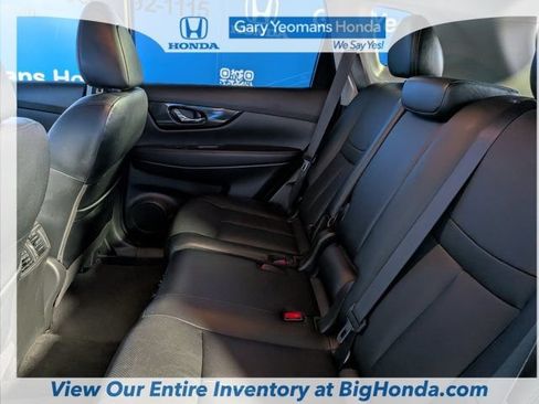 Used 2017 Nissan Rogue SL FWD image 15