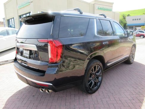Used 2024 GMC Yukon Denali w/ Advanced Technology Package AWD/4WD image 2
