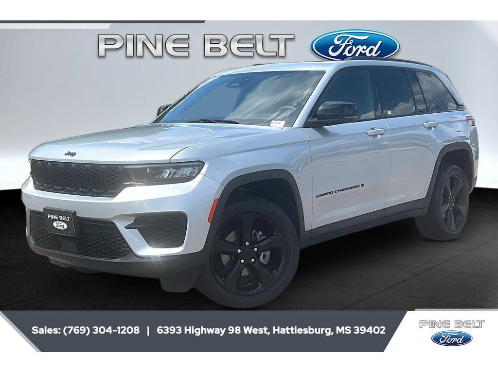 Used 2023 Jeep Grand Cherokee Altitude AWD/4WD image 8