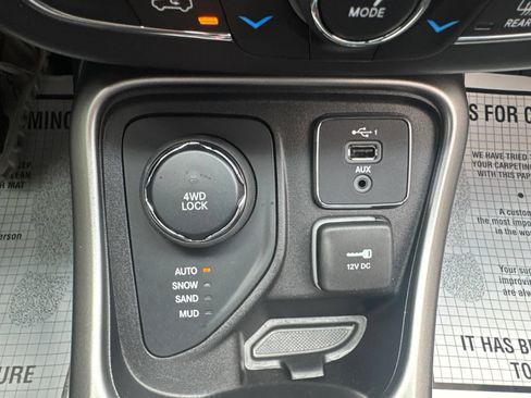 Used 2021 Jeep Compass Latitude w/ Convenience Group AWD/4WD image 18