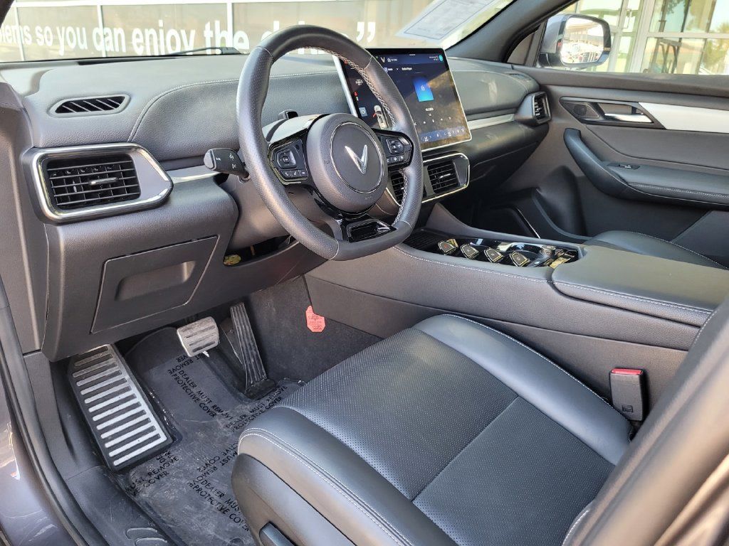 Used 2023 VinFast VF 8 Plus AWD/4WD image 12