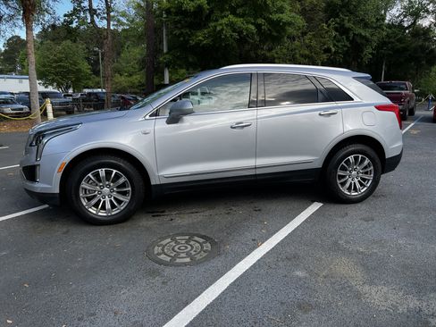Used 2017 Cadillac XT5 Luxury w/ Driver Awareness Package image 6