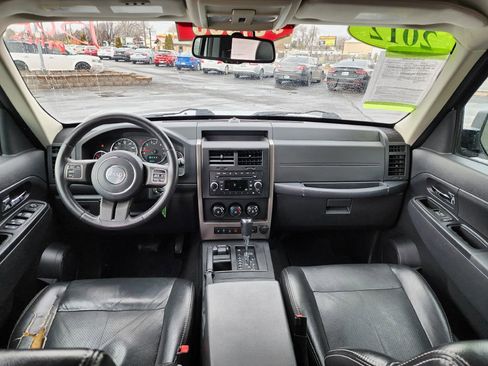 Used 2012 Jeep Liberty Sport image 9