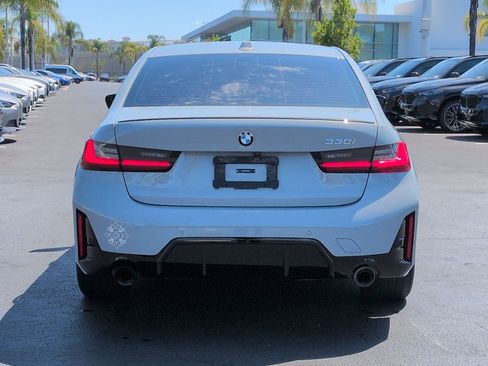 Certified 2025 BMW 330i Sedan w/ M Sport Package RWD image 9